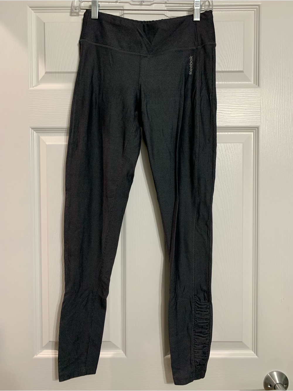 Reebok Women’s Dark Gray Athletic Leggings with Ruched Ankles